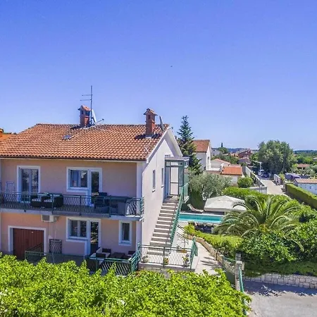 In With Swimming Pool Пула