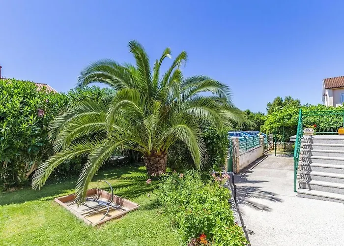 Vila In With Swimming Pool *