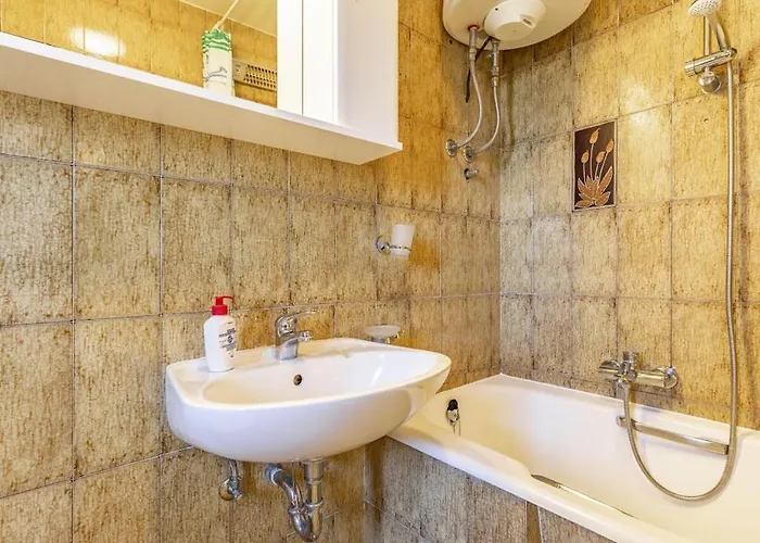 In With Swimming Pool Пула