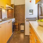 Villa In With Swimming Pool Pula
