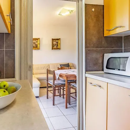 In Pula With Swimming Pool Villa