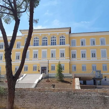 In Pula With Swimming Pool Villa *