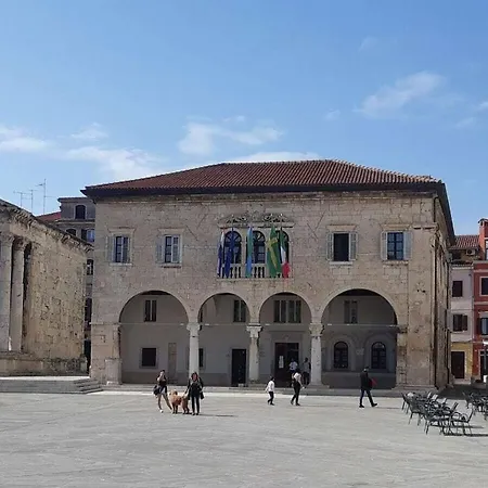 Villa In Pula With Swimming Pool