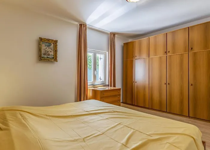 In Pula With Swimming Pool Villa