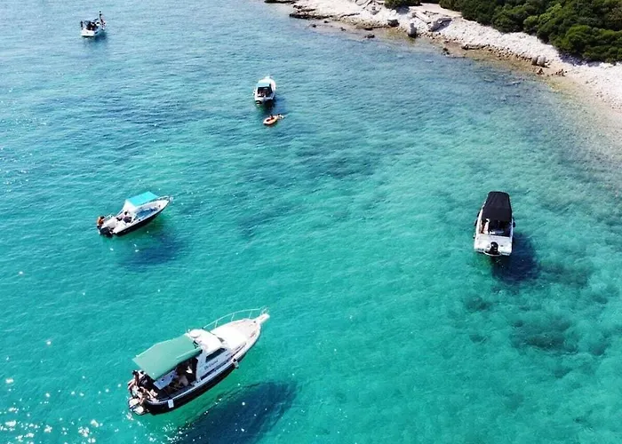 In Pula With Swimming Pool Pula