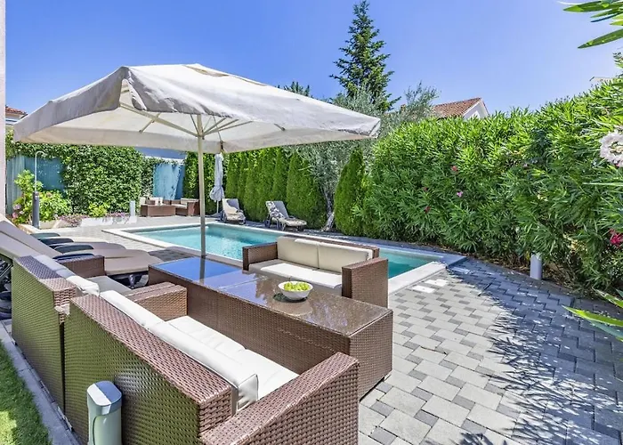 In With Swimming Pool Villa